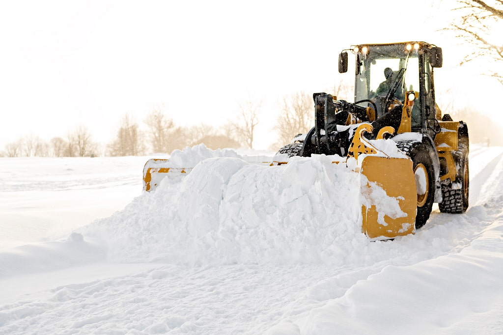 4 Steps to Estimate Your Commercial Snow Plowing Budget in Wisconsin